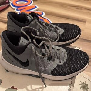 Nike Air Precision Black and Gray Athletic Shoes